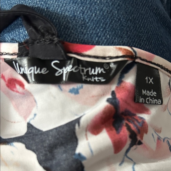 Unique Spectrum Floral Ruffle Sleeve Blouse - Picture 3 of 3